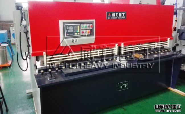 QC12Y-6×4米液压摆式剪板机（也称裁板机）