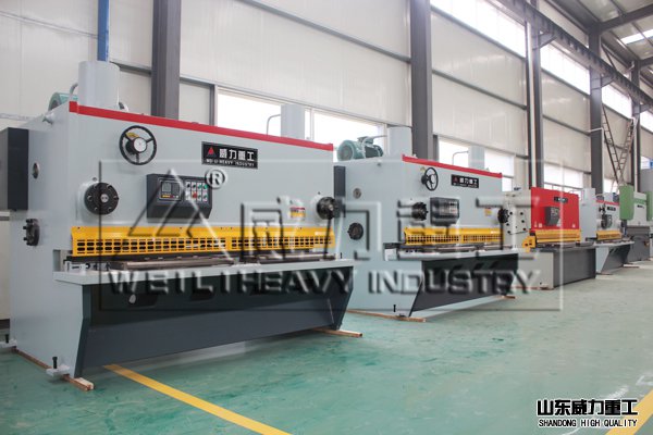 液压剪板机厂家山东威力重工生产的QC11Y-40×2500液压闸式剪板机