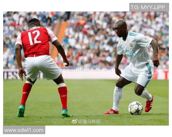 偶像级足球球星的荣耀时刻与赛场传奇全面深度解析